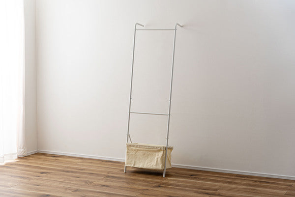 ポールハンガー 立てかけハンガー バスケット付き バスケット 立てかけ 壁面収納 洋服掛け 部屋干し かばん ぼうし 帽子 コート掛け キッズ 省スペース スチール