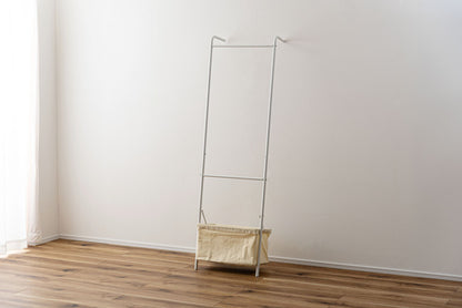 ポールハンガー 立てかけハンガー バスケット付き バスケット 立てかけ 壁面収納 洋服掛け 部屋干し かばん ぼうし 帽子 コート掛け キッズ 省スペース スチール